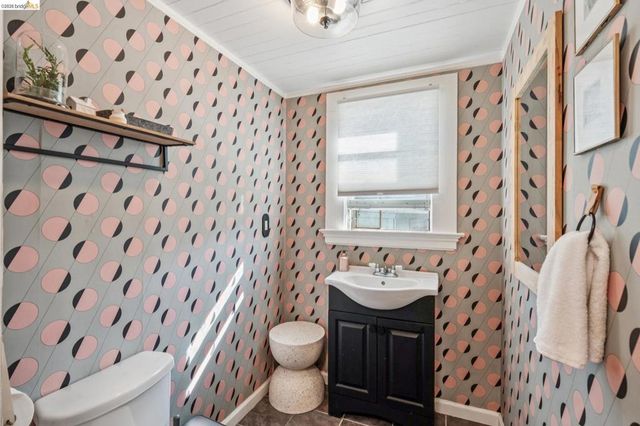 2503 E 16Th St, Oakland, CA 94601