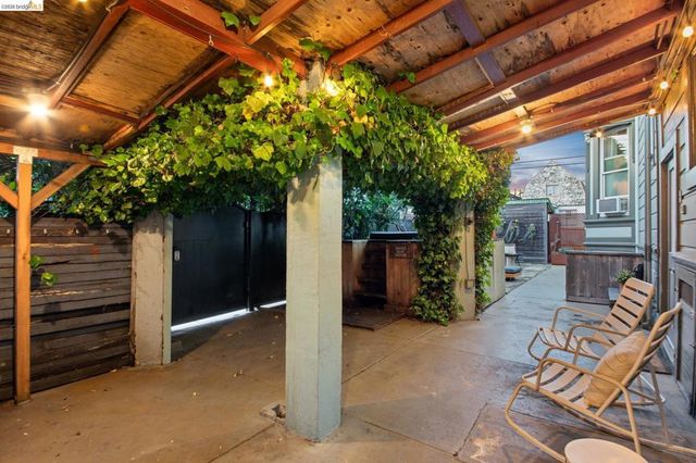 2503 E 16Th St, Oakland, CA 94601