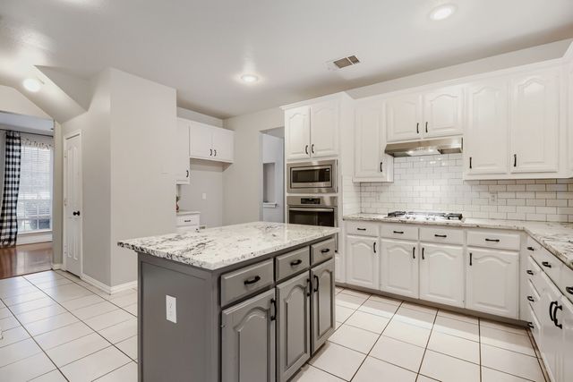 5216 Birch Grove Lane, Fort Worth, TX 76137