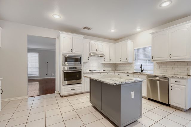 5216 Birch Grove Lane, Fort Worth, TX 76137