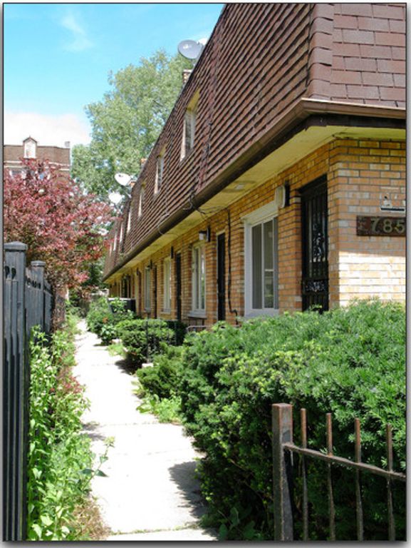 7853 S Coles Avenue I, Chicago, IL 60649