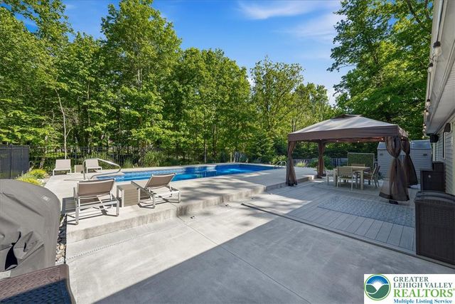 502 San Marco Court, Price Twp, PA 18332