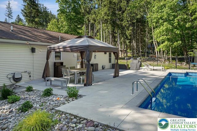 502 San Marco Court, Price Twp, PA 18332
