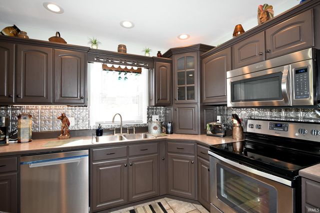 4995 S College Drive, Bloomington, IN 47403