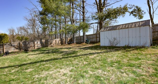 4995 S College Drive, Bloomington, IN 47403