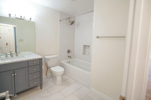 8608 E Highland Avenue, Scottsdale, AZ 85251