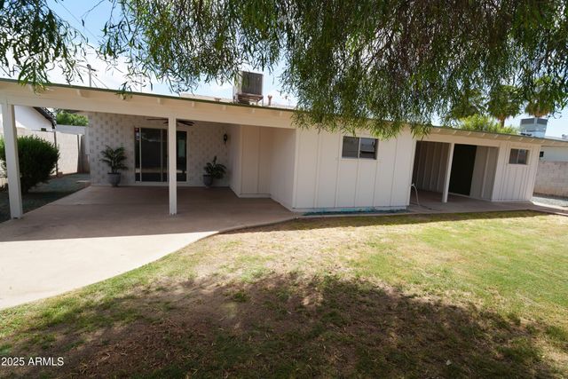 8608 E Highland Avenue, Scottsdale, AZ 85251