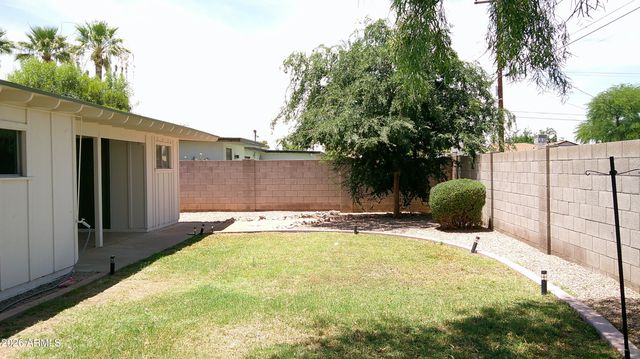 8608 E Highland Avenue, Scottsdale, AZ 85251