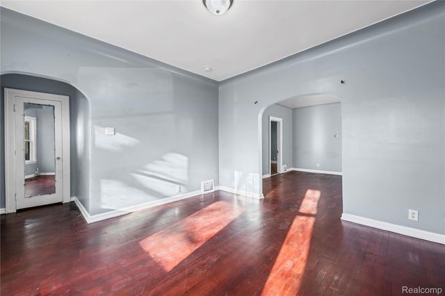 2657 Botsford Street, Hamtramck, MI 48212