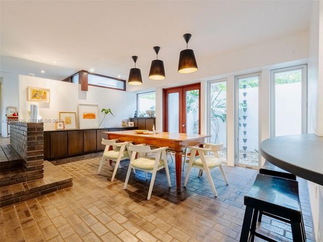 2250 NE 201st St 0, Miami, FL 33180