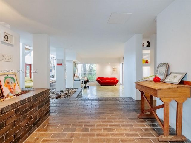 2250 NE 201st St 0, Miami, FL 33180