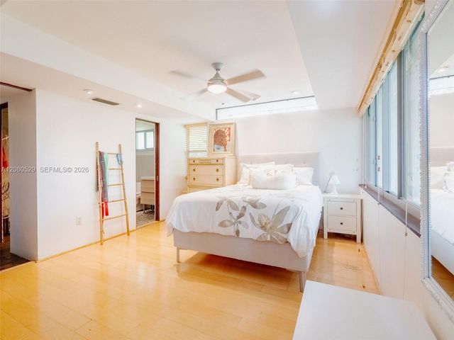 2250 NE 201st St 0, Miami, FL 33180