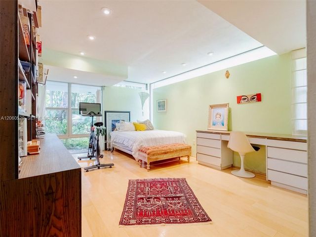 2250 NE 201st St 0, Miami, FL 33180