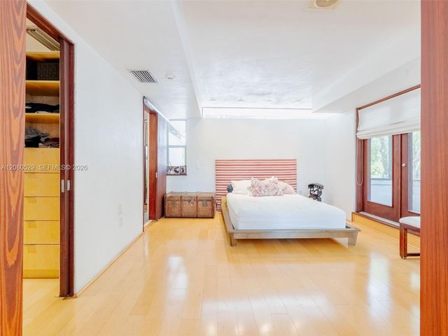 2250 NE 201st St 0, Miami, FL 33180