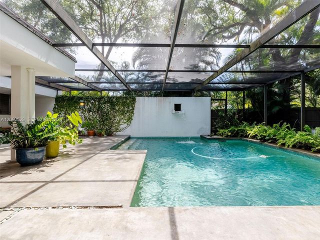 2250 NE 201st St 0, Miami, FL 33180