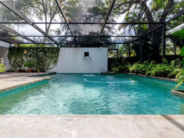 2250 NE 201st St 0, Miami, FL 33180