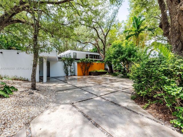 2250 NE 201st St 0, Miami, FL 33180