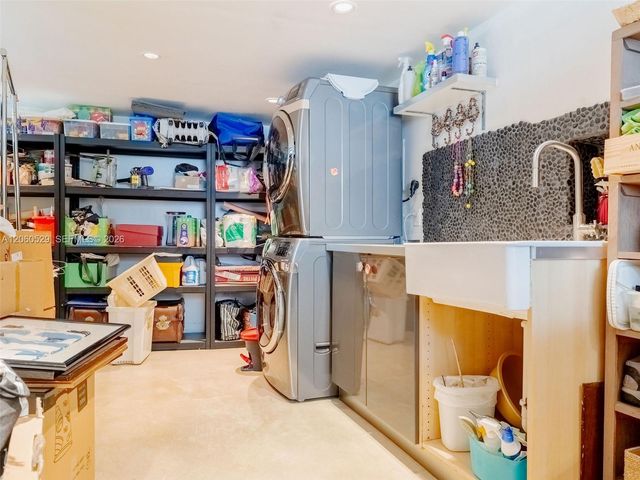 2250 NE 201st St 0, Miami, FL 33180