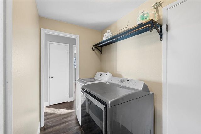 5942 Foothill Road, Central Point, OR 97502