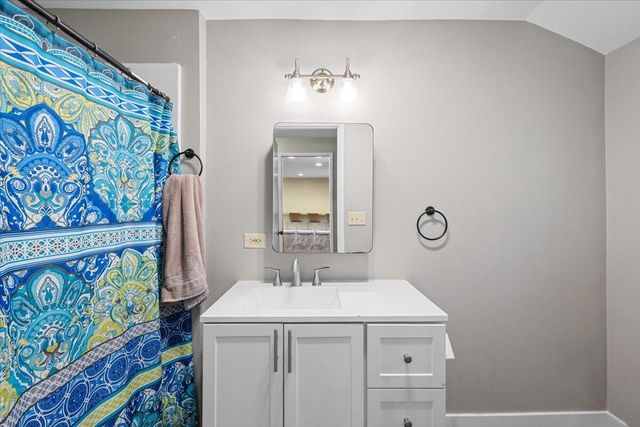 5942 Foothill Road, Central Point, OR 97502