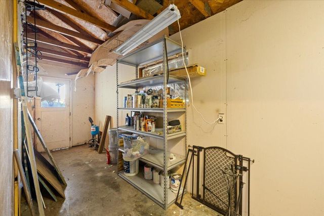 5942 Foothill Road, Central Point, OR 97502