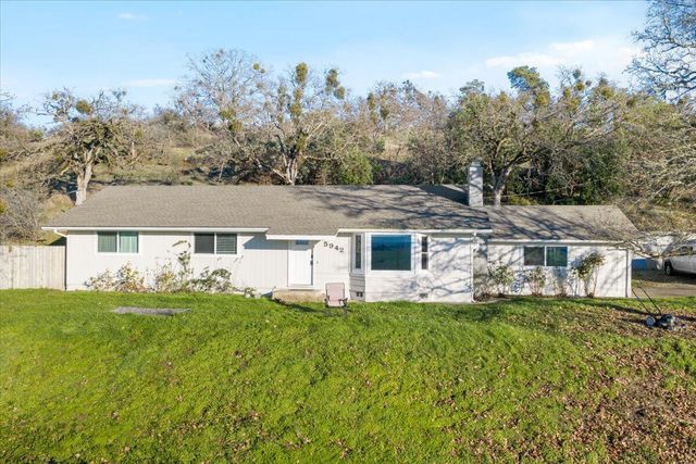 5942 Foothill Road, Central Point, OR 97502