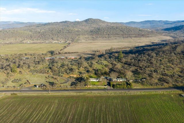 5942 Foothill Road, Central Point, OR 97502