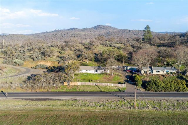 5942 Foothill Road, Central Point, OR 97502