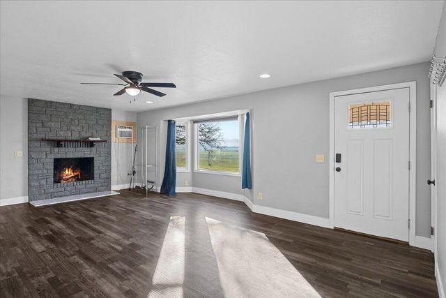 5942 Foothill Road, Central Point, OR 97502