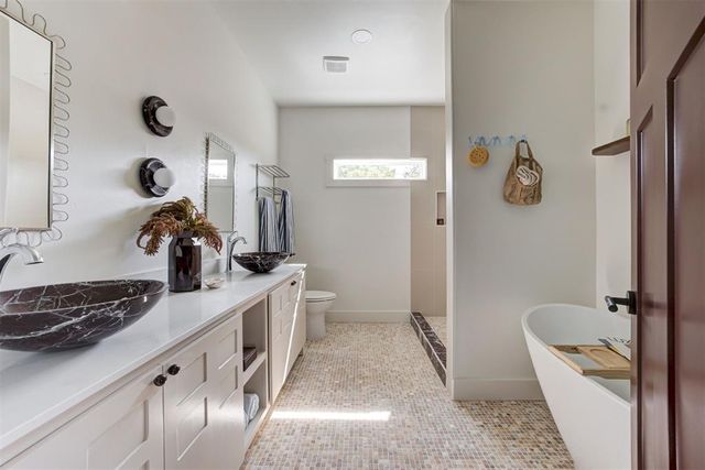 2110 N Fonshill Avenue, Oklahoma City, OK 73111