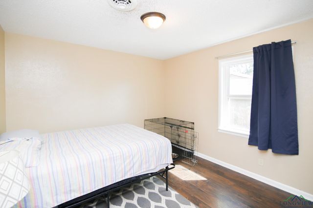 912 Glencrest Ln., Longview, TX 75601