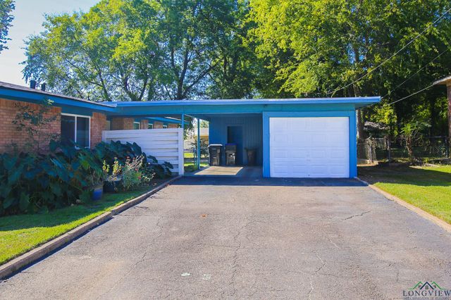 912 Glencrest Ln., Longview, TX 75601