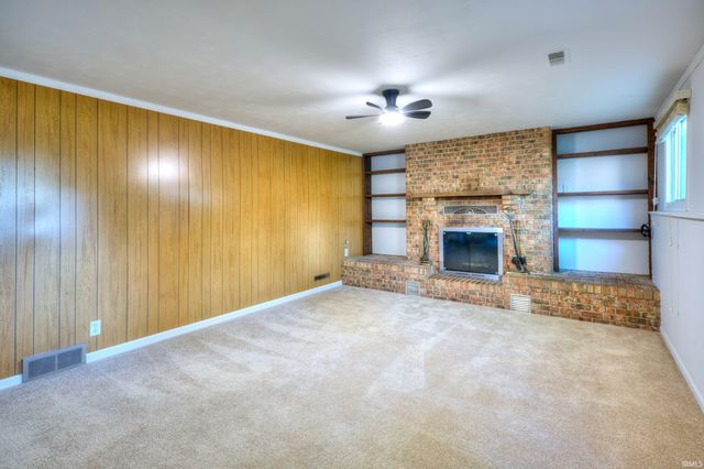 1728 Winston Drive, South Bend, IN 46635