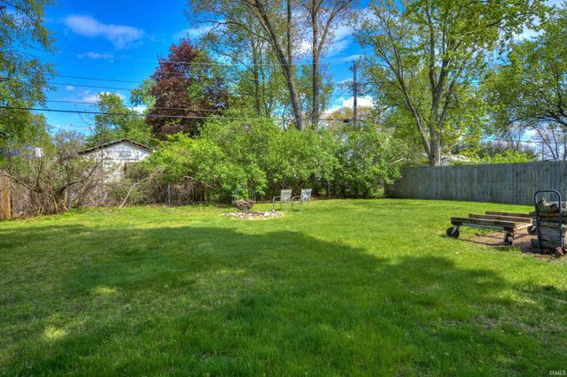 1728 Winston Drive, South Bend, IN 46635