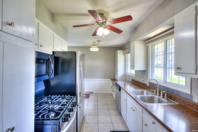 1728 Winston Drive, South Bend, IN 46635