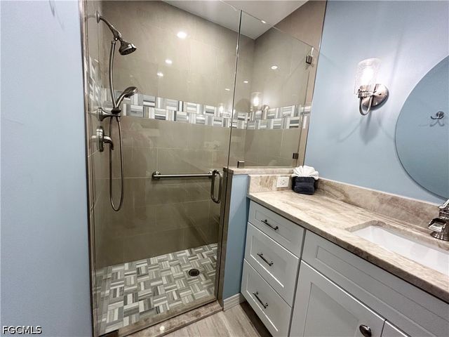 8076 Queen Palm LN 412, Fort Myers, FL 33966