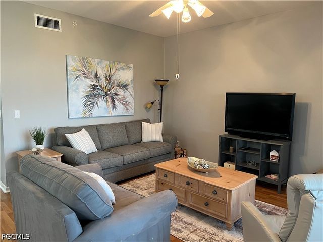 8076 Queen Palm LN 412, Fort Myers, FL 33966