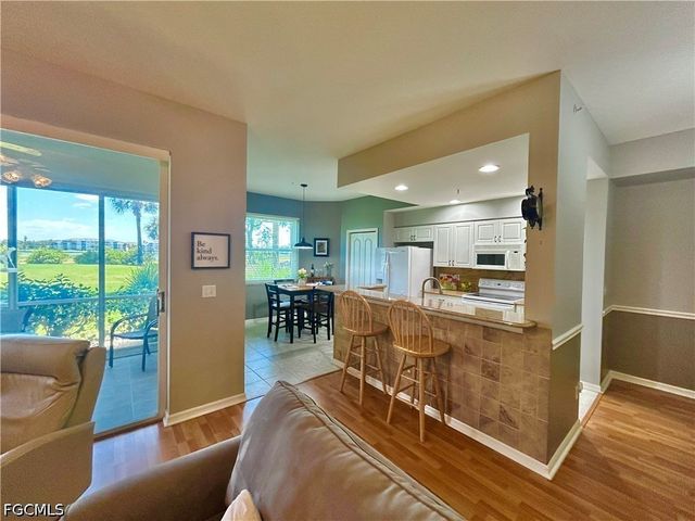 8076 Queen Palm LN 412, Fort Myers, FL 33966