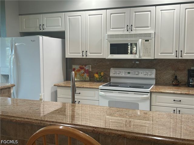 8076 Queen Palm LN 412, Fort Myers, FL 33966