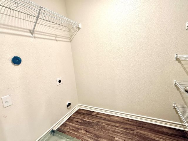 109 Sunnymeade LN, Jarrell, TX 76537