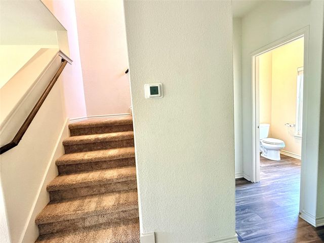 109 Sunnymeade LN, Jarrell, TX 76537