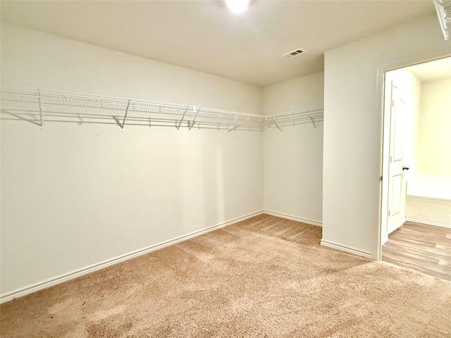 109 Sunnymeade LN, Jarrell, TX 76537