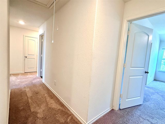 109 Sunnymeade LN, Jarrell, TX 76537