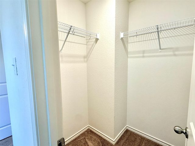 109 Sunnymeade LN, Jarrell, TX 76537