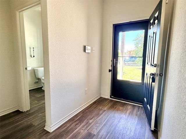 109 Sunnymeade LN, Jarrell, TX 76537