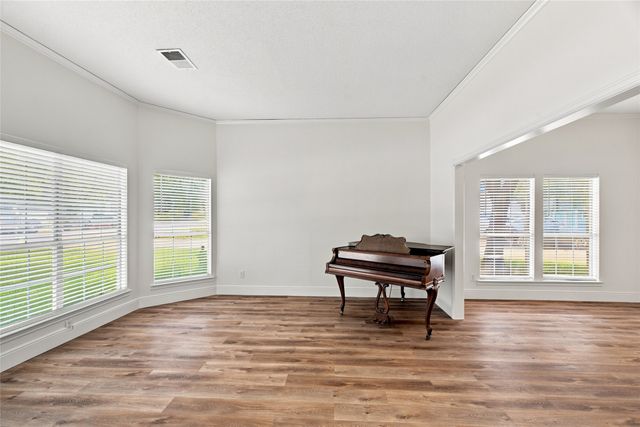 1205 Shannon Lane, Bedford, TX 76022