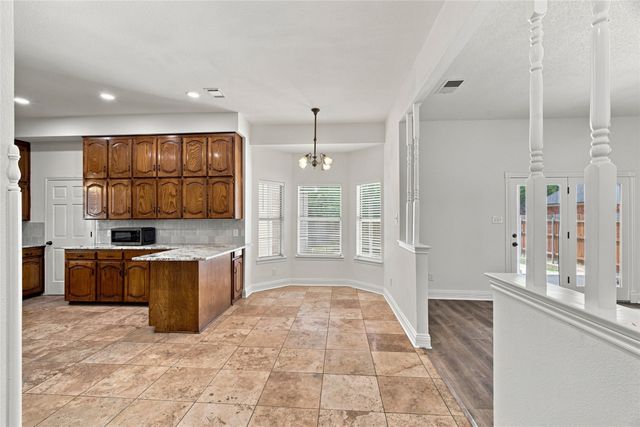 1205 Shannon Lane, Bedford, TX 76022