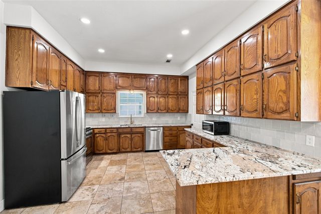 1205 Shannon Lane, Bedford, TX 76022