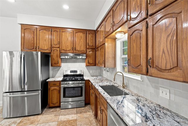 1205 Shannon Lane, Bedford, TX 76022