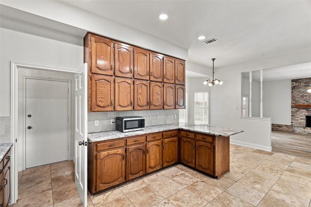 1205 Shannon Lane, Bedford, TX 76022